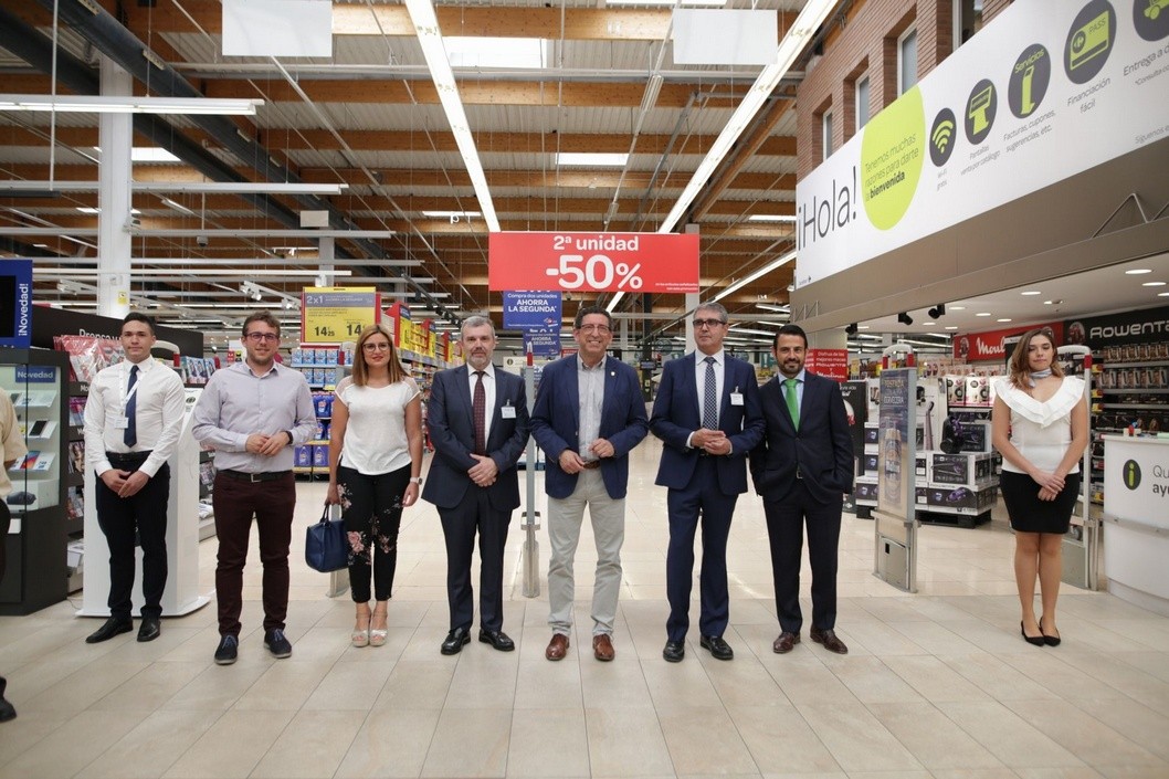 El Centro Comercial Carrefour Vinalopó inaugura sus instalaciones tras una completa renovación El Centro Comercial Carrefour Vinalopó inaugura sus instalaciones tras una completa renovación