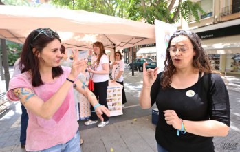 La lengua de signos toma la Plaza Sagasta de Elda