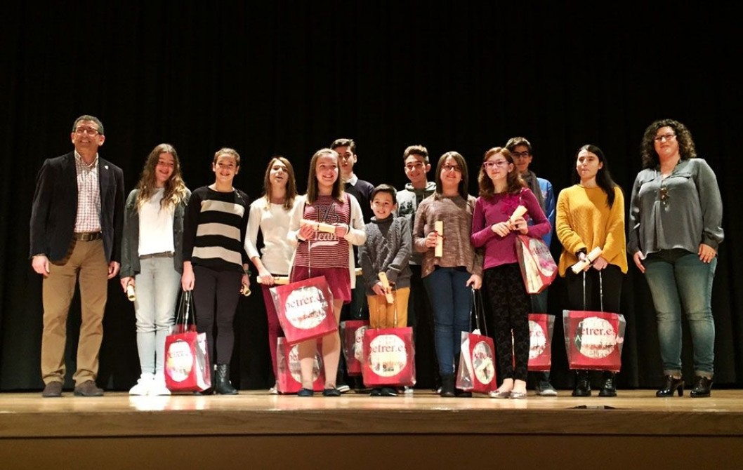 Once alumnos de Petrer son premiados por su alto rendimiento académico Once alumnos de Petrer son premiados por su alto rendimiento académico