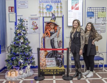 La Administraci&oacute;n "La Bruja de la Suerte" vende d&eacute;cimos de toda Espa&ntilde;a para repartir suerte