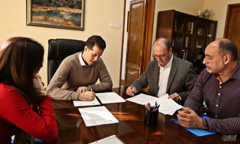 Elda firma un convenio con C&aacute;ritas para ayudar a 21 familias
