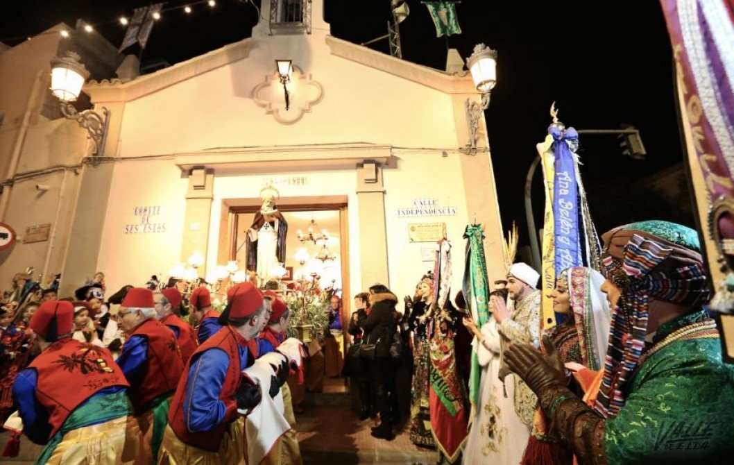 Los festeros llenan las calles en honor a San Antón Los festeros llenan las calles en honor a San Antón