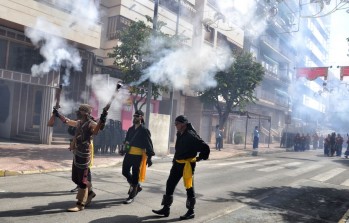 Sancionan al capit&aacute;n de los Piratas por disparar con dos arcabuces durante el alardo