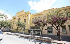 Los colegios p&uacute;blicos de Elda y Petrer votan el cambio a jornada continua salvo el Padre Manj&oacute;n