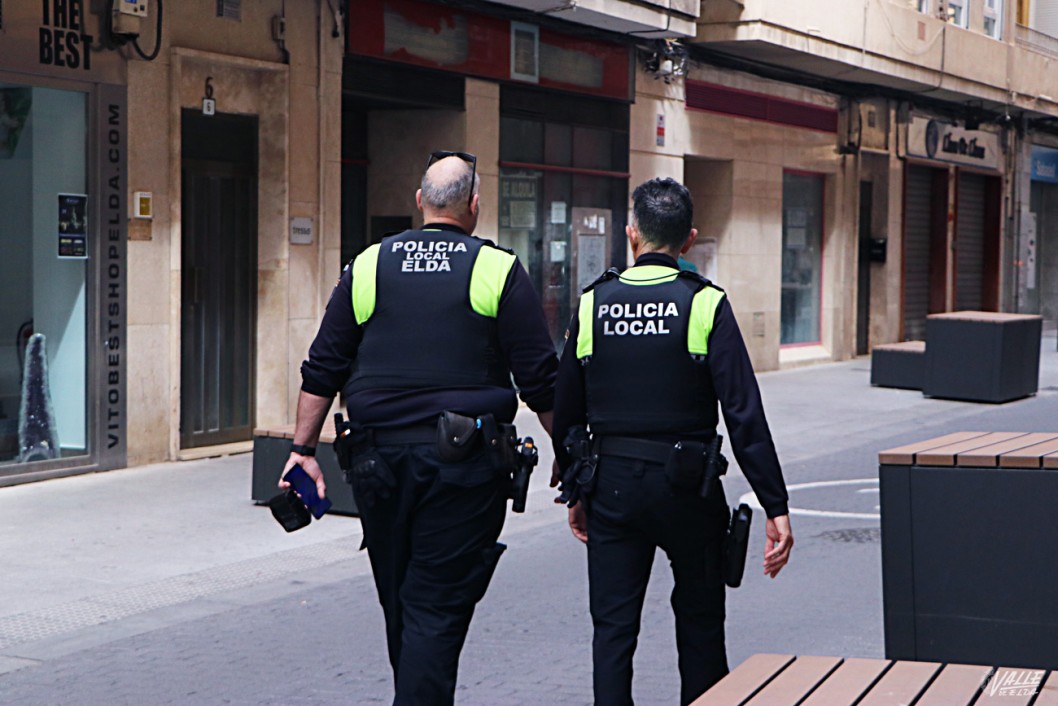 La Polic&iacute;a Local de Elda detiene a un hombre por quebrantar una orden de alejamiento de violencia dom&eacute;stica y agredir a agentes