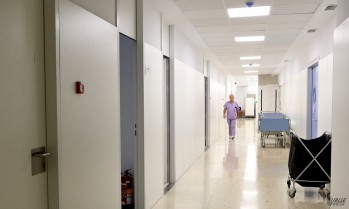 El Hospital de Elda registra seis nuevos casos y un fallecido por coronavirus