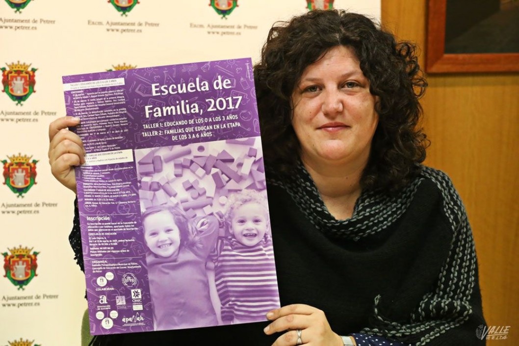 La Escuela de Familias de Petrer incidirá en la igualdad y en acabar con actitudes autoritarias La Escuela de Familias de Petrer incidirá en la igualdad y en acabar con actitudes autoritarias