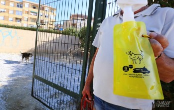 Multas de 100 euros en Petrer por dejar or&iacute;n o excrementos de mascotas en la calle