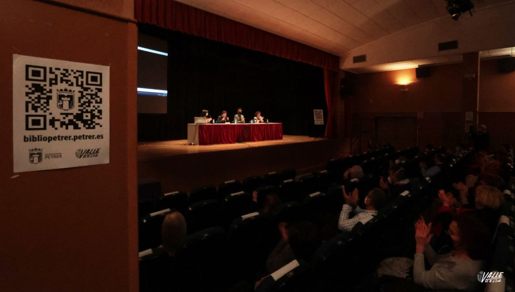 La Biblioteca Digital de Petrer inicia su andadura gracias a Valle de Elda y la Concejalía de Cultura de Petrer La Biblioteca Digital de Petrer inicia su andadura gracias a Valle de Elda y la Concejalía de Cultura de Petrer