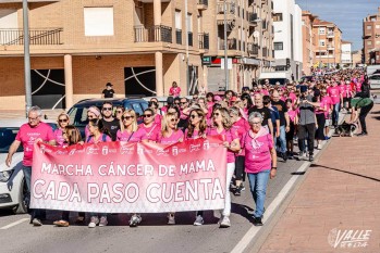 &Eacute;xito de la primera Marcha del c&aacute;ncer de mama de ACMAVI en Petrer