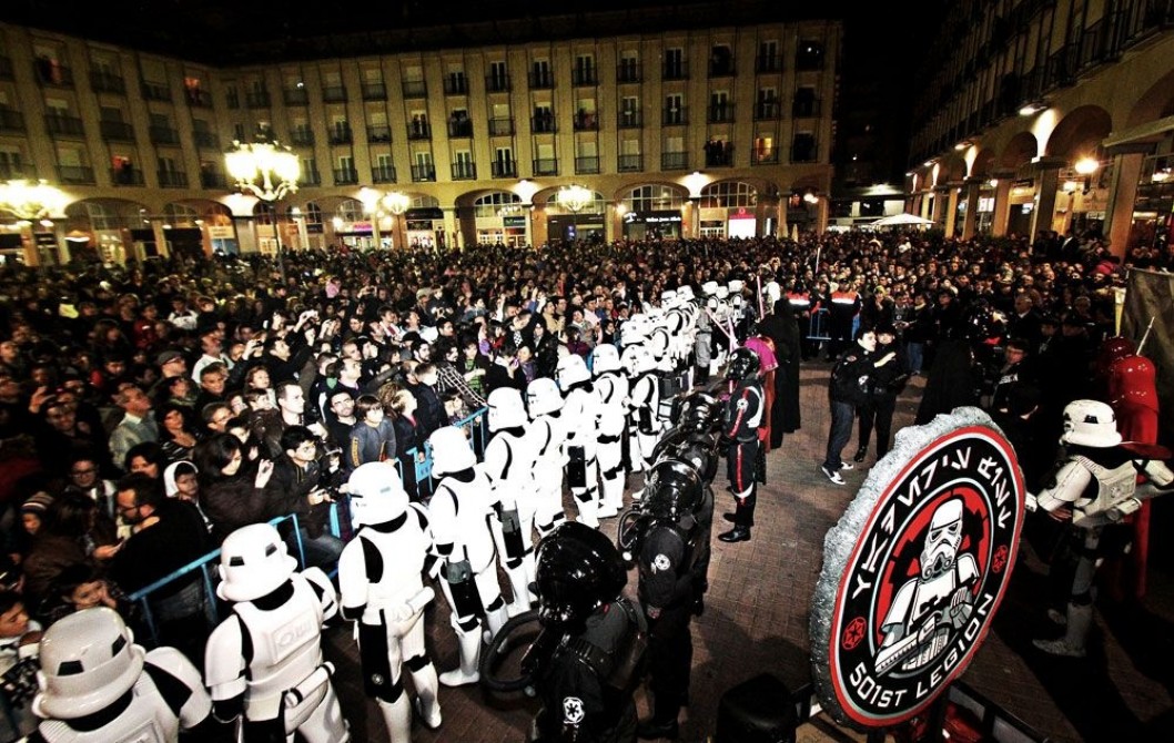 La Legión 501st de La Guerra de las Galaxias realizará un photocall en la Plaza Mayor a beneficio del pequeño Xavi La Legión 501st de La Guerra de las Galaxias realizará un photocall en la Plaza Mayor a beneficio del pequeño Xavi