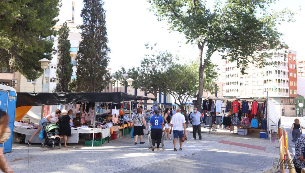 El mercadillo de Santa Bárbara no se abrirá este sábado por el Zoco El mercadillo de Santa Bárbara no se abrirá este sábado por el Zoco