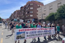 Multitudinaria manifestaci&oacute;n en defensa de la sanidad p&uacute;blica