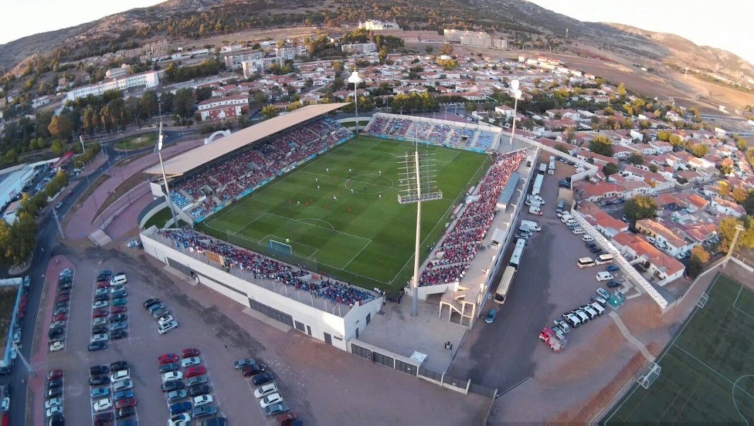 El Eldense vuelve a Puertollano 40 años después El Eldense vuelve a Puertollano 40 años después