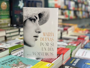 Por si un d&iacute;a volvemos de Mar&iacute;a Due&ntilde;as y editado por Planeta