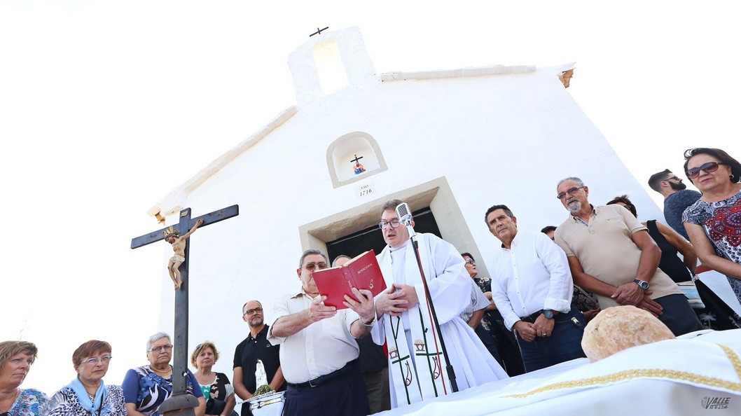 La rejuvenecida ermita de las Cañadas vuelve a acoger una misa tras varias décadas La rejuvenecida ermita de las Cañadas vuelve a acoger una misa tras varias décadas