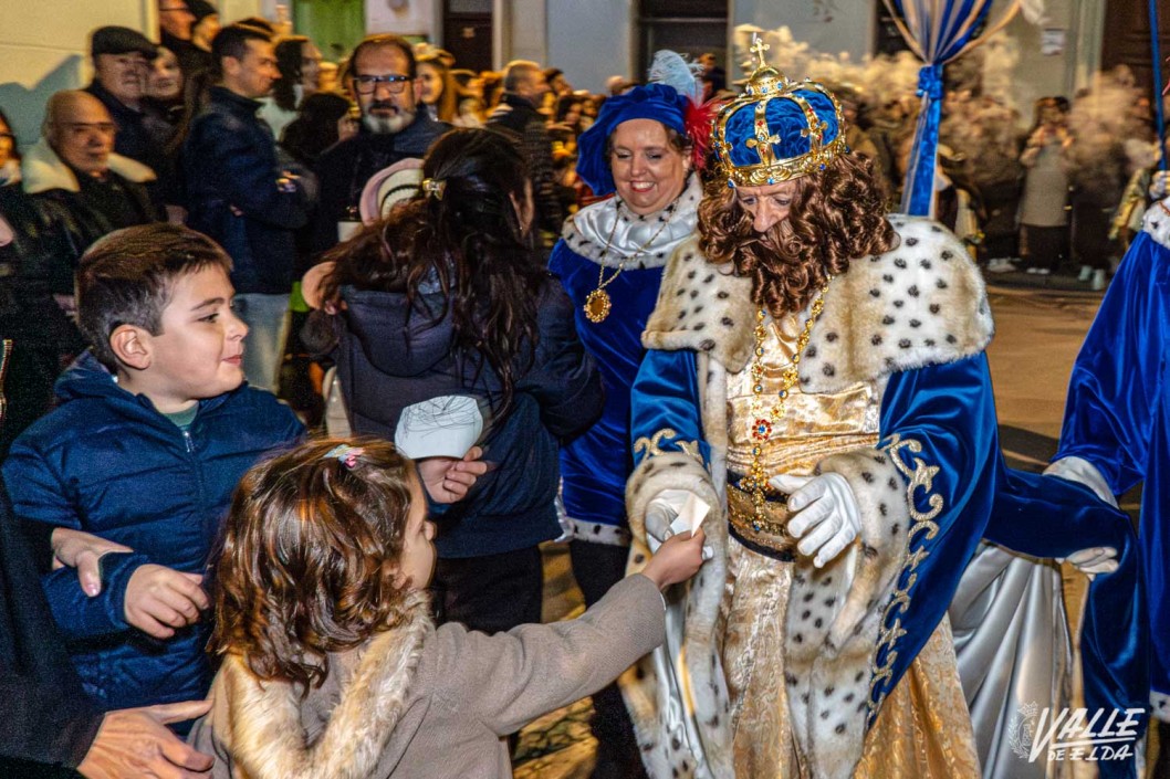Ante las previsiones de lluvia, Elda y Petrer decidir&aacute;n entre el domingo y el lunes el futuro de las cabalgatas