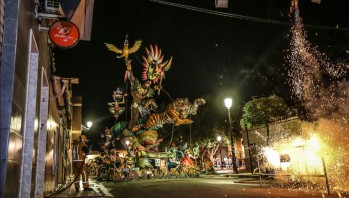 Elda se sumerge en un intenso fin de semana fallero