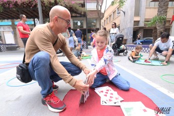 Las familias de Elda disfrutan de una jornada por la igualdad