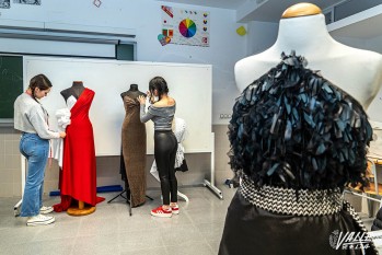 Un desfile de moda abierto al p&uacute;blico en el Museo del Calzado por estudiantes de FP