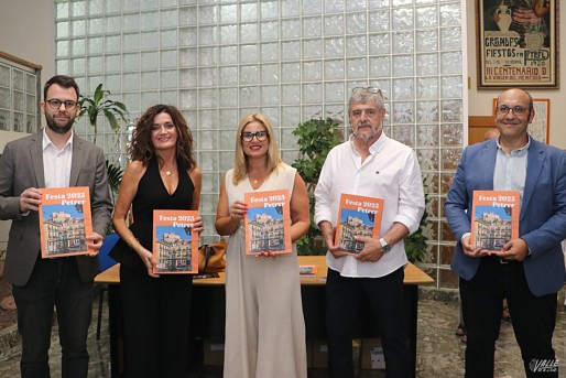 La revista Festa anuncia la pronta llegada de las Fiestas Patronales de Petrer