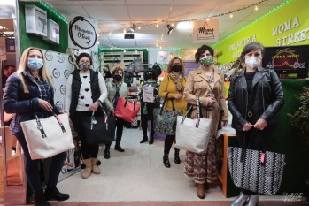 Moma Street crea un bolso solidario a beneficio de AcMAVI