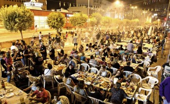 Cientos de falleros disfrutan de la Plant&aacute; en el primer d&iacute;a de fiestas