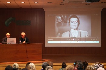 El documental de Pedrito Rico re&uacute;ne a un centenar de personas