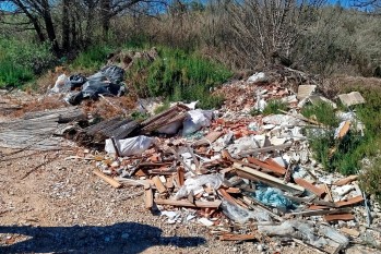 Medio Ambiente interviene en la zona del tarayal del r&iacute;o