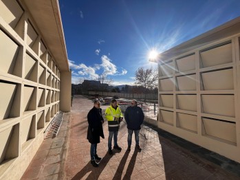 Petrer construye 256 nuevos nichos y 120 columbarios en el cementerio municipal