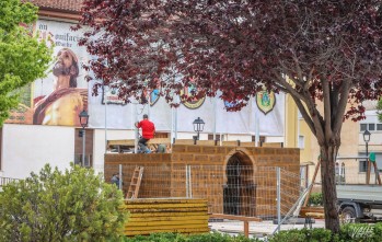 El Castillo de Embajadas de Petrer empieza a tomar forma en la Explanada