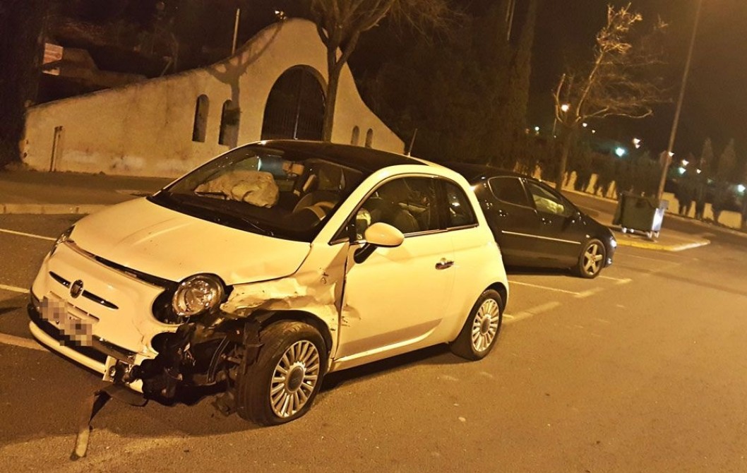Un choque frontal entre dos vehículos en La Torreta provoca retenciones Un choque frontal entre dos vehículos en La Torreta provoca retenciones