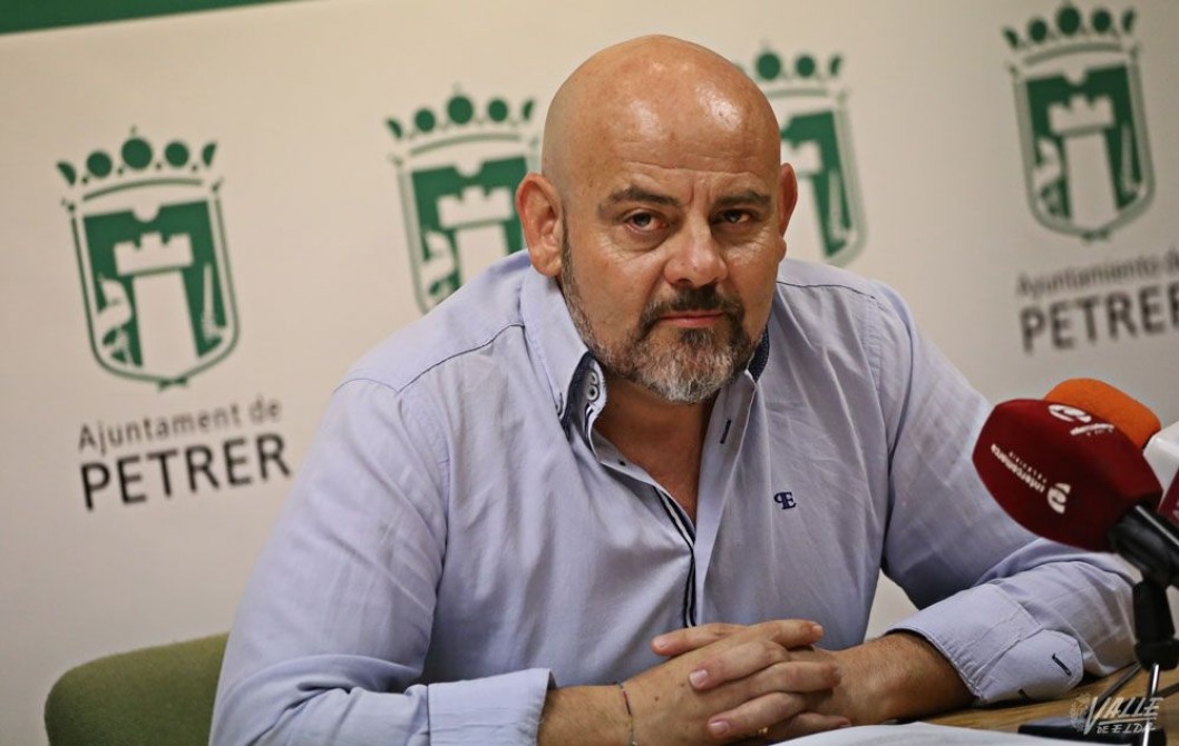 El PP de Petrer vuelve a solicitar una bajada del IBI del 10% para no "seguir recaudando tanto dinero" El PP de Petrer vuelve a solicitar una bajada del IBI del 10% para no "seguir recaudando tanto dinero"