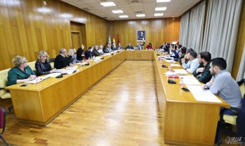 El Grupo 0,7 presenta una moci&oacute;n para pedir que se solucione el problema de los refugiados en las islas griegas