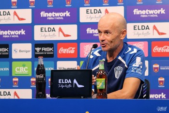 Javi Cabello: "El Torremolinos no va a ser un equipo f&aacute;cil de batir, pero hay que ir con mentalidad ganadora"