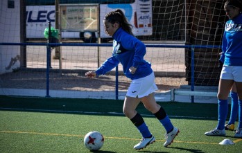 La futbolista eldense Andrea Morante Mart&iacute;nez destaca en 2&ordf; Divisi&oacute;n a sus 19 a&ntilde;os