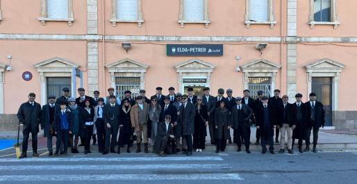 Un total de 40 &ldquo;Peaky Blinders&rdquo; toman Elda en moto