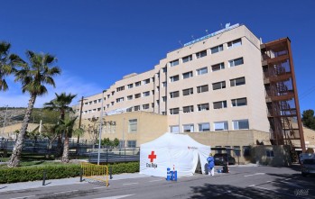 Al menos 76 sanitarios contagiados en el Departamento de Salud de Elda
