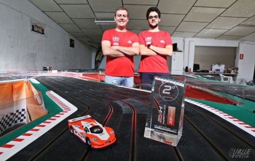 Locos por los coches de Scalextric