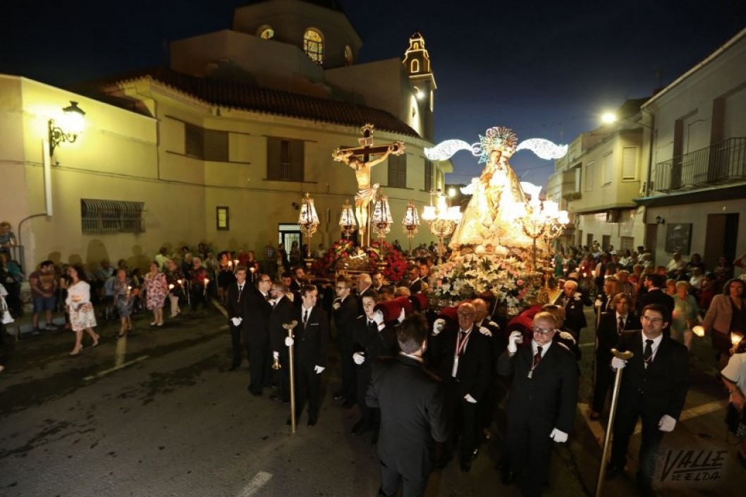 Una procesión para la historia Una procesión para la historia