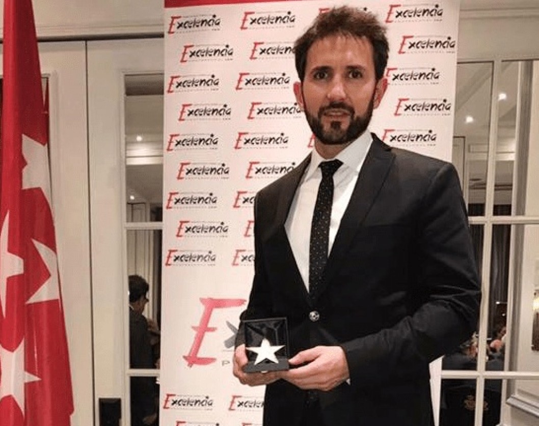 Evonhé Estilistas recibe la Estrella de Oro del Instituto para la Excelencia Profesional Evonhé Estilistas recibe la Estrella de Oro del Instituto para la Excelencia Profesional