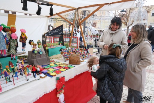 Artesan&iacute;a, batucada y comercio local en el Mercado de Navidad de Petrer
