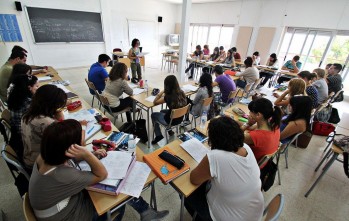 La Escuela Oficial de Idiomas de Elda abre su plazo de matriculaci&oacute;n para su alumnado y nuevos estudiantes