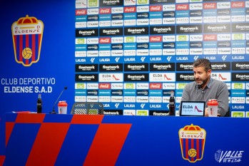 Fernando Est&eacute;vez: "La falta de acierto nos ha condenado"