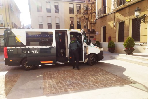 Prisi&oacute;n provisional sin fianza para el detenido por rociar con gasolina a su mujer y a su hijo&nbsp;