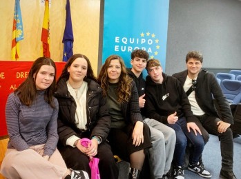 El Colegio Sagrada Familia clasificado para la fase nacional de la segunda Olimpiada sobre la Uni&oacute;n Europea