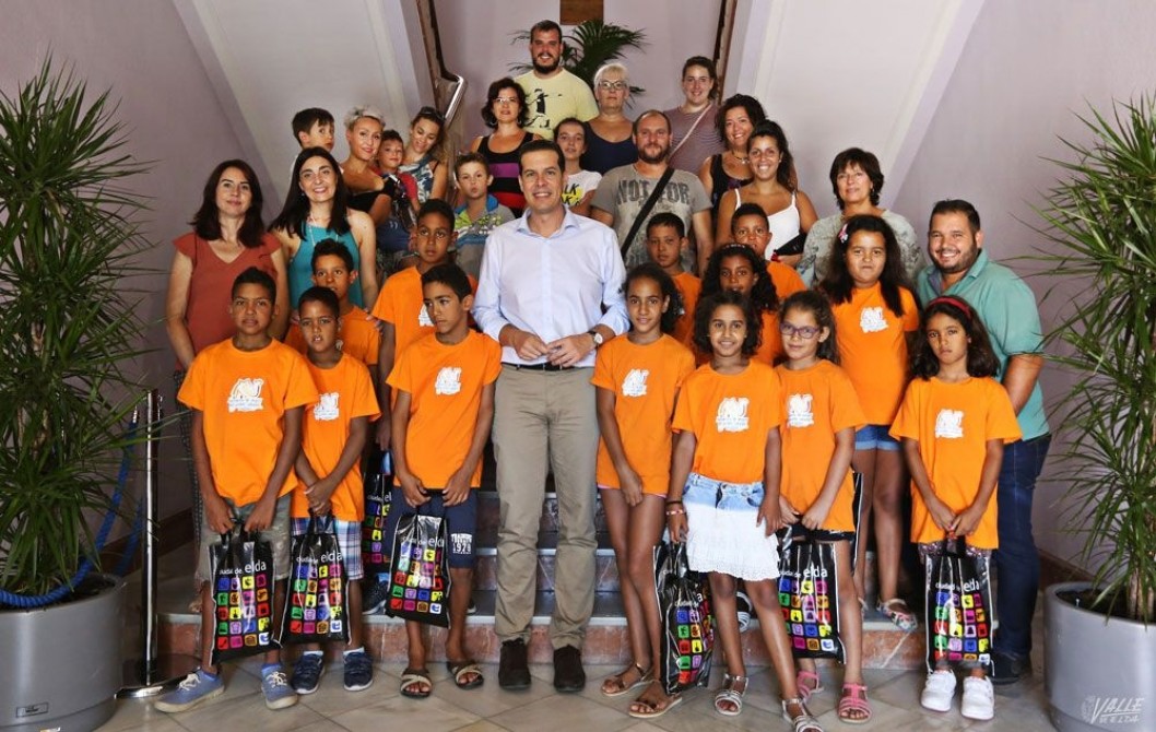 Rubén Alfaro recibe a los niños saharauis Rubén Alfaro recibe a los niños saharauis