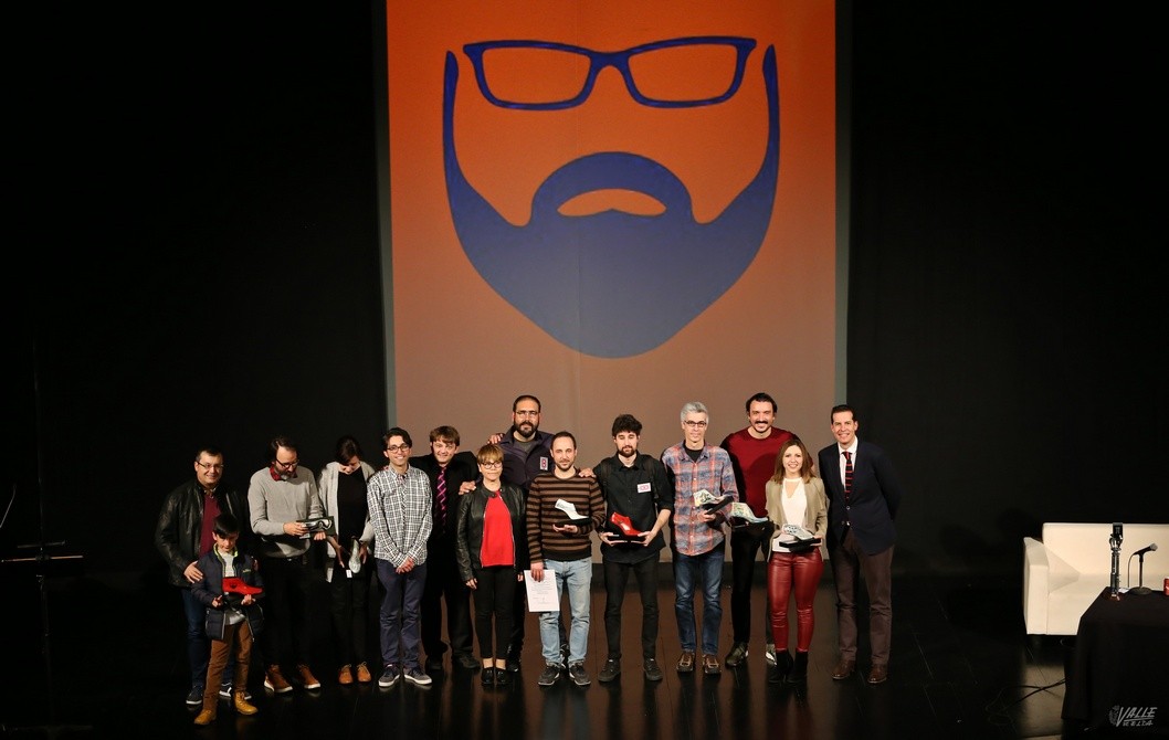 El cine vertical se consolida en la muestra de Cortos de Aquí y de Allí con homenaje a Joaquín Sarabia El cine vertical se consolida en la muestra de Cortos de Aquí y de Allí con homenaje a Joaquín Sarabia