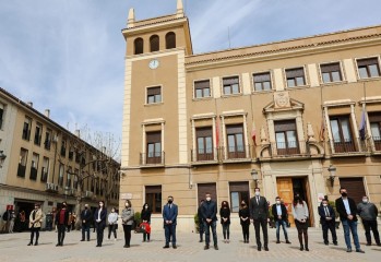 Elda celebra un d&iacute;a de luto en homenaje a los fallecidos por COVID