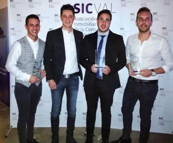 La inmobiliaria eldense Masquecasas consigue tres premios de la principal asociaci&oacute;n valenciana ASICVAL